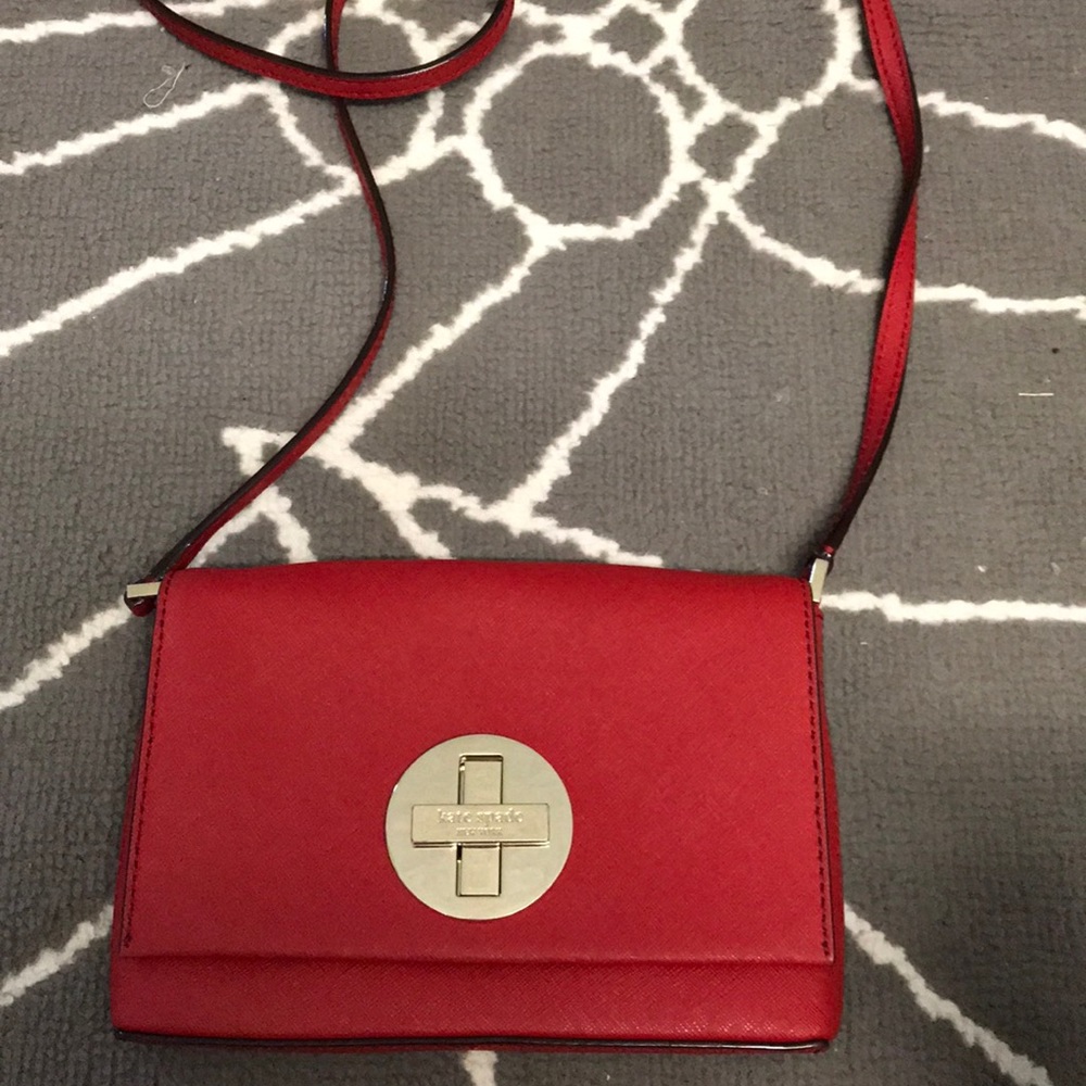 ❌❌SOLD❌❌ Red Kate Spade crossbody
